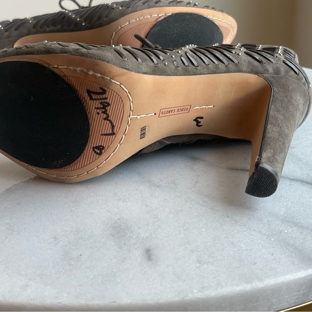 Vince Camuto Women's Megara Ankle Bootie 8.5M Vintage Look - Picture 13 of 16